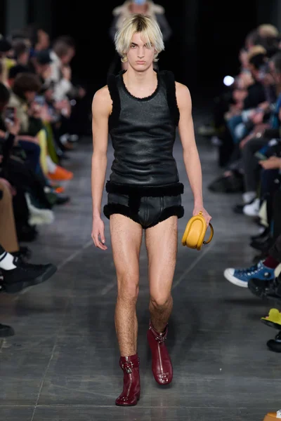 Look 27
